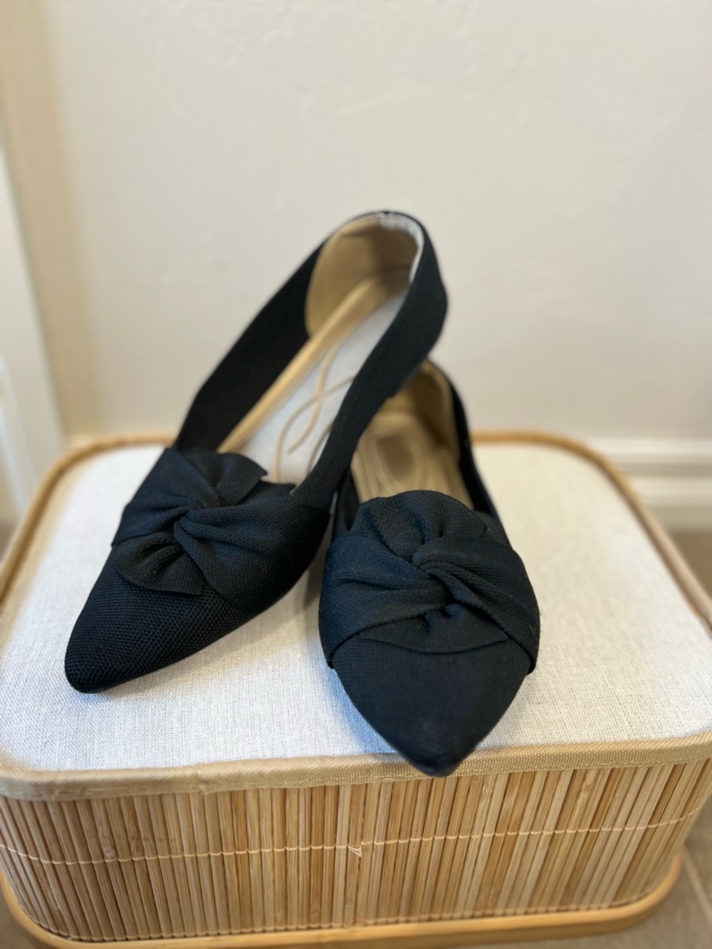 Black Knot Pointed Toe Women's Flats